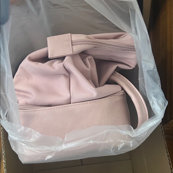 BEIS the Mini Weekender - Picture 10 of 10